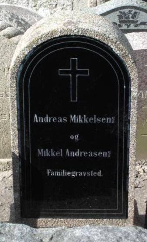 Andreas Mikkelsen's familiegravsted.jpg